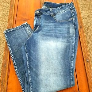 Maurices womens skinny jeans/jeggings